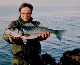 Ollivier Berry, Guide de pêche en mer à Saint-Malo, avec un magnifique bar pris du bord