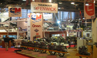 Le stand des moteurs Yanmar - Fenwick : les moteurs in-board